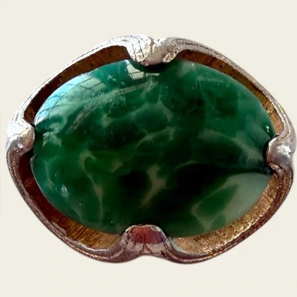 Elegant Vintage Green Gemstone Jewelry Set - Picture 2 of 6